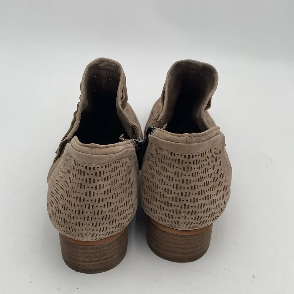 Vince Camuto Taupe Perforated Boots women 9M Casual suede office boho Y2K retro